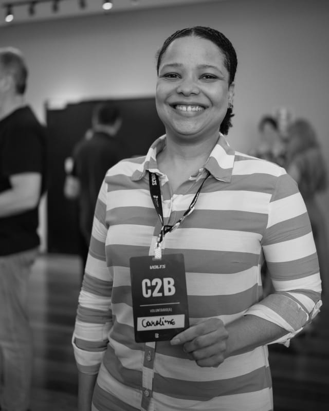 Caroline, voluntária